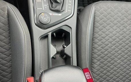 Volkswagen Tiguan II, 2018 год, 2 640 000 рублей, 19 фотография