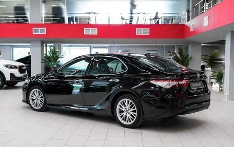 Toyota Camry, 2018 год, 2 690 000 рублей, 2 фотография