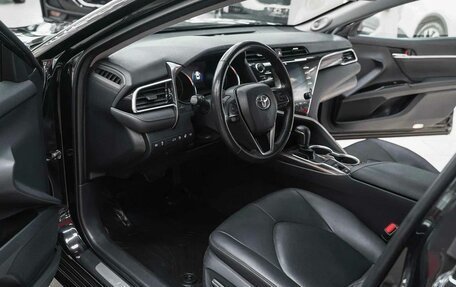 Toyota Camry, 2018 год, 2 690 000 рублей, 15 фотография