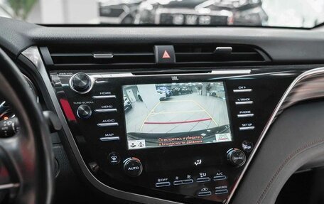 Toyota Camry, 2018 год, 2 690 000 рублей, 10 фотография
