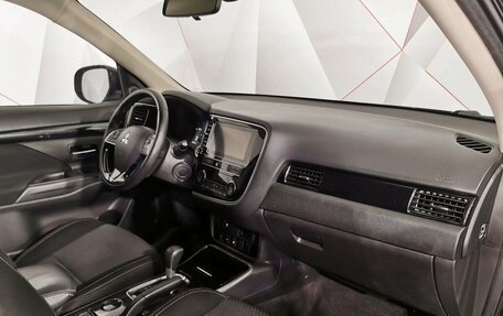 Mitsubishi Outlander III рестайлинг 3, 2019 год, 1 845 000 рублей, 12 фотография