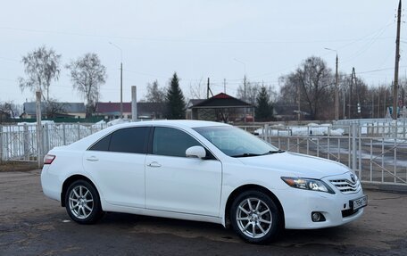 Toyota Camry, 2011 год, 950 000 рублей, 3 фотография