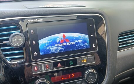 Mitsubishi Outlander III рестайлинг 3, 2019 год, 3 400 000 рублей, 7 фотография