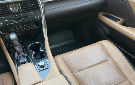 Lexus RX IV рестайлинг, 2018 год, 4 200 000 рублей, 5 фотография