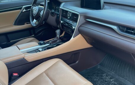 Lexus RX IV рестайлинг, 2018 год, 4 200 000 рублей, 15 фотография