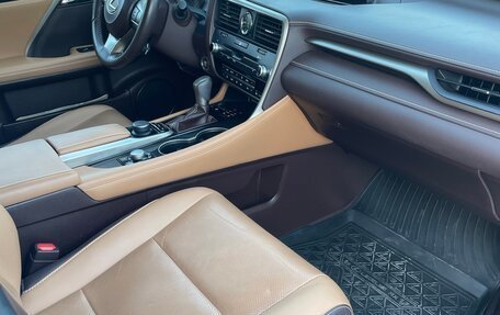 Lexus RX IV рестайлинг, 2018 год, 4 200 000 рублей, 18 фотография