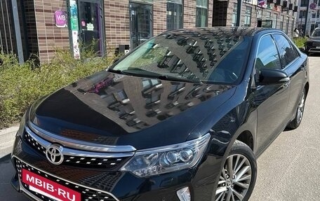 Toyota Camry, 2018 год, 1 825 000 рублей, 3 фотография