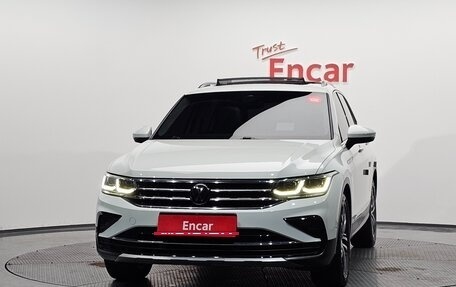 Volkswagen Tiguan II, 2022 год, 2 900 000 рублей, 5 фотография