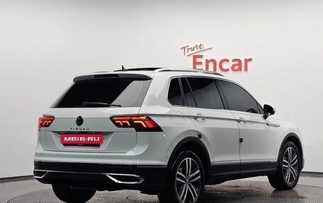 Volkswagen Tiguan II, 2022 год, 2 900 000 рублей, 27 фотография