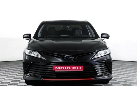 Toyota Camry, 2021 год, 3 200 000 рублей, 2 фотография