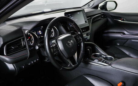 Toyota Camry, 2021 год, 3 200 000 рублей, 15 фотография