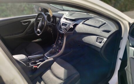 Hyundai Elantra V, 2015 год, 580 000 рублей, 8 фотография