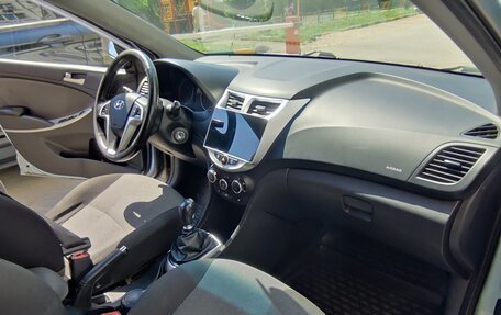 Hyundai Solaris II рестайлинг, 2012 год, 850 000 рублей, 6 фотография