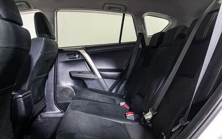 Toyota RAV4, 2015 год, 1 897 000 рублей, 10 фотография