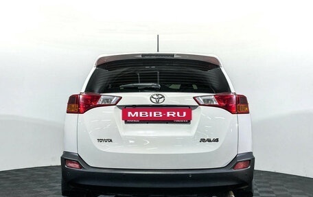 Toyota RAV4, 2015 год, 1 897 000 рублей, 6 фотография