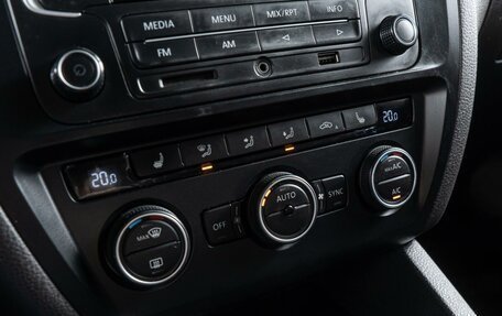 Volkswagen Jetta VI, 2015 год, 1 310 000 рублей, 14 фотография