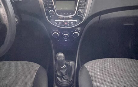 Hyundai Solaris II рестайлинг, 2012 год, 740 000 рублей, 11 фотография