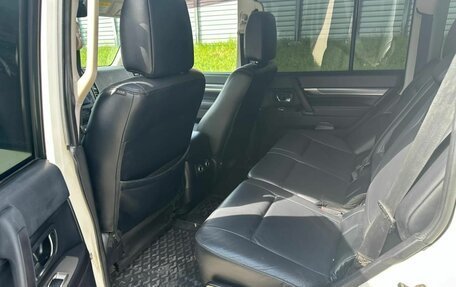 Mitsubishi Pajero IV, 2011 год, 2 250 000 рублей, 16 фотография