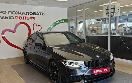 BMW 5 серия, 2018 год, 4 300 000 рублей, 3 фотография