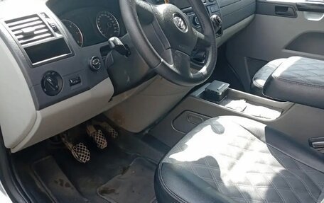 Volkswagen Caravelle T5, 2010 год, 1 900 000 рублей, 4 фотография