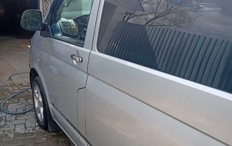 Volkswagen Caravelle T5, 2010 год, 1 900 000 рублей, 2 фотография