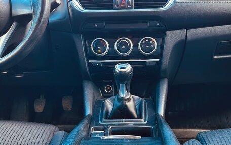 Mazda 6, 2015 год, 1 080 000 рублей, 17 фотография