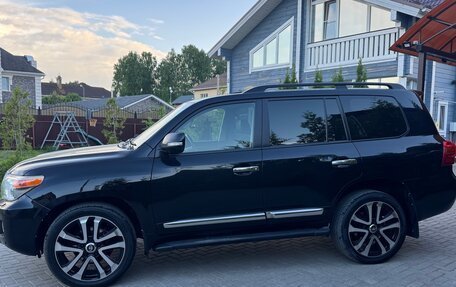 Toyota Land Cruiser 200, 2012 год, 3 350 000 рублей, 2 фотография