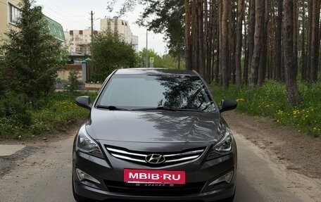 Hyundai Solaris II рестайлинг, 2015 год, 1 019 999 рублей, 2 фотография