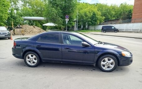 Dodge Stratus II, 2003 год, 300 000 рублей, 1 фотография