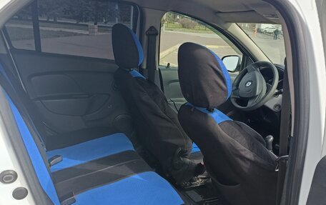 Renault Logan II, 2017 год, 330 000 рублей, 6 фотография