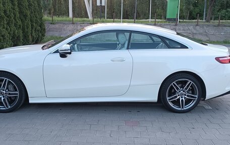 Mercedes-Benz E-Класс, 2018 год, 3 350 000 рублей, 2 фотография