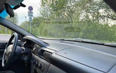 Dodge Stratus II, 2003 год, 250 000 рублей, 24 фотография