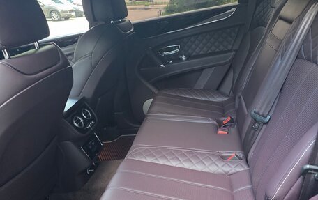 Bentley Bentayga I, 2016 год, 9 900 000 рублей, 14 фотография