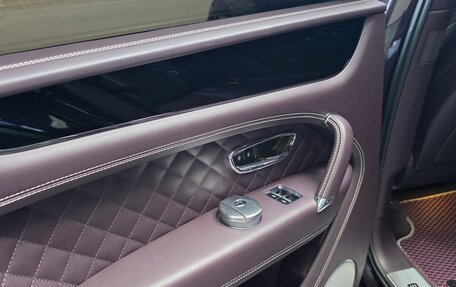 Bentley Bentayga I, 2016 год, 9 900 000 рублей, 13 фотография