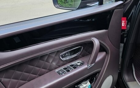 Bentley Bentayga I, 2016 год, 9 900 000 рублей, 15 фотография