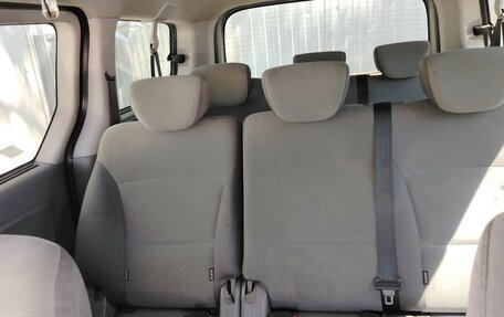 Hyundai H-1 II рестайлинг, 2013 год, 1 370 000 рублей, 11 фотография
