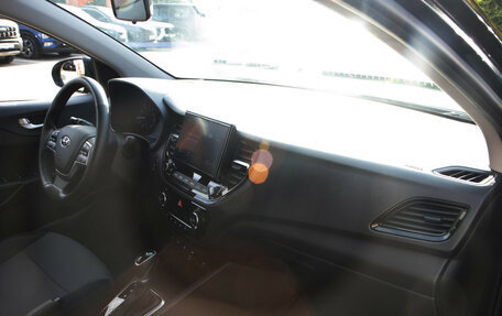 Hyundai Solaris II рестайлинг, 2021 год, 1 628 000 рублей, 7 фотография