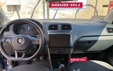 Volkswagen Polo VI (EU Market), 2015 год, 900 000 рублей, 14 фотография