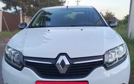 Renault Logan II, 2015 год, 650 000 рублей, 3 фотография