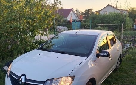 Renault Logan II, 2015 год, 650 000 рублей, 7 фотография