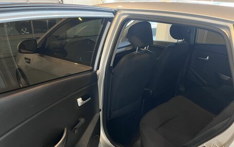 KIA Rio III рестайлинг, 2016 год, 835 000 рублей, 24 фотография