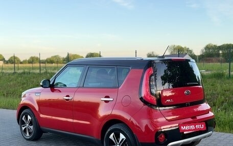 KIA Soul II рестайлинг, 2018 год, 1 800 000 рублей, 2 фотография
