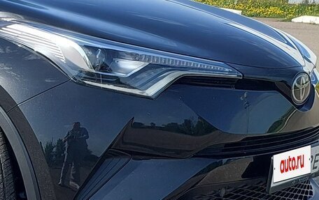 Toyota C-HR I рестайлинг, 2018 год, 2 370 000 рублей, 4 фотография