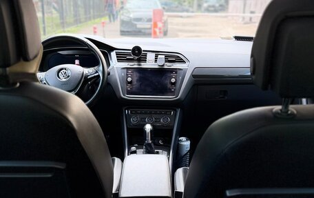 Volkswagen Tiguan II, 2018 год, 3 150 000 рублей, 8 фотография