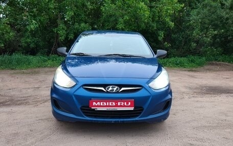 Hyundai Solaris II рестайлинг, 2012 год, 450 000 рублей, 1 фотография
