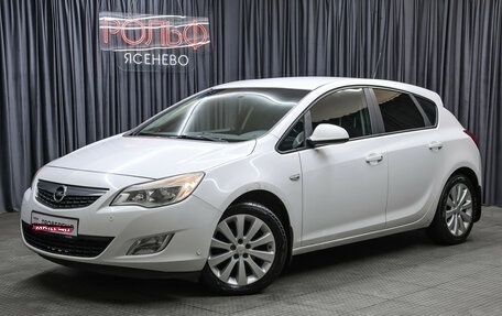 Opel Astra J, 2011 год, 549 000 рублей, 1 фотография