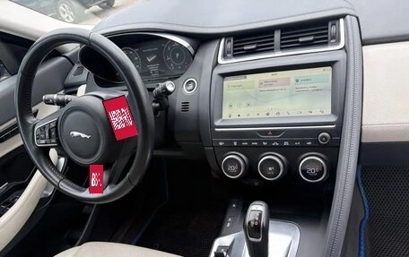 Jaguar E-Pace, 2019 год, 3 100 000 рублей, 5 фотография