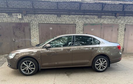 Volkswagen Jetta VI, 2012 год, 1 280 000 рублей, 4 фотография