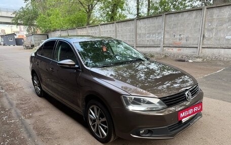 Volkswagen Jetta VI, 2012 год, 1 280 000 рублей, 3 фотография