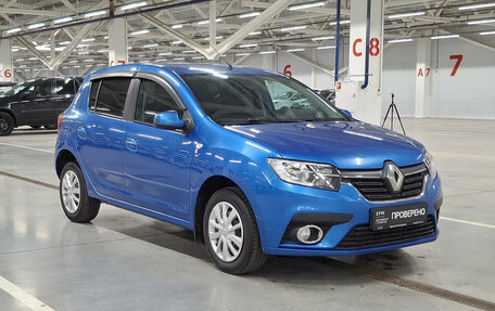 Renault Sandero II рестайлинг, 2019 год, 900 000 рублей, 3 фотография
